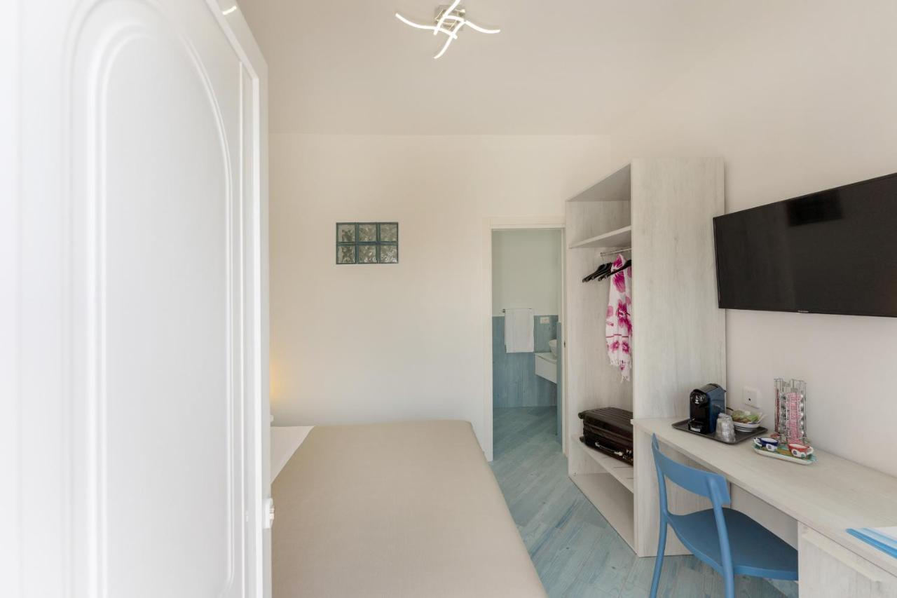 Poseidonia Rooms Прочида Екстер'єр фото