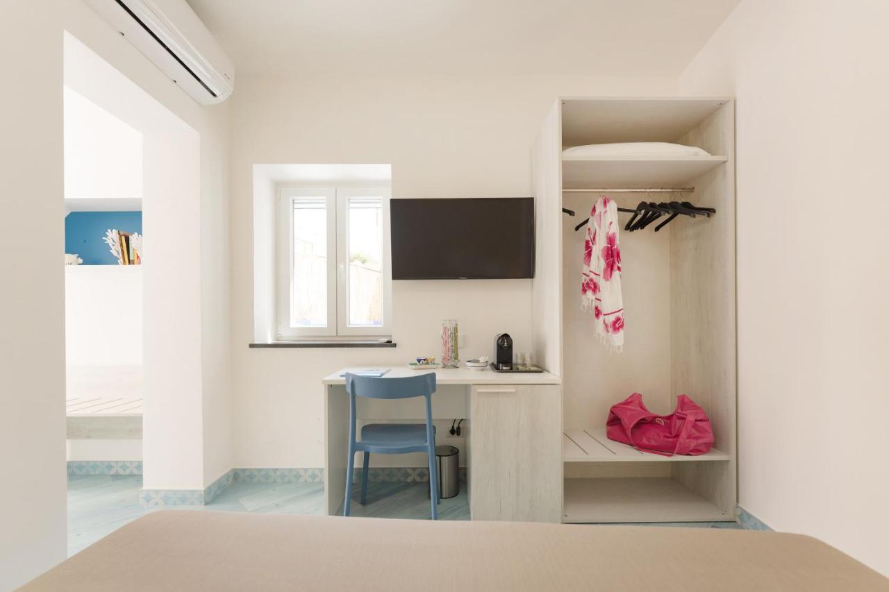 Poseidonia Rooms Прочида Екстер'єр фото