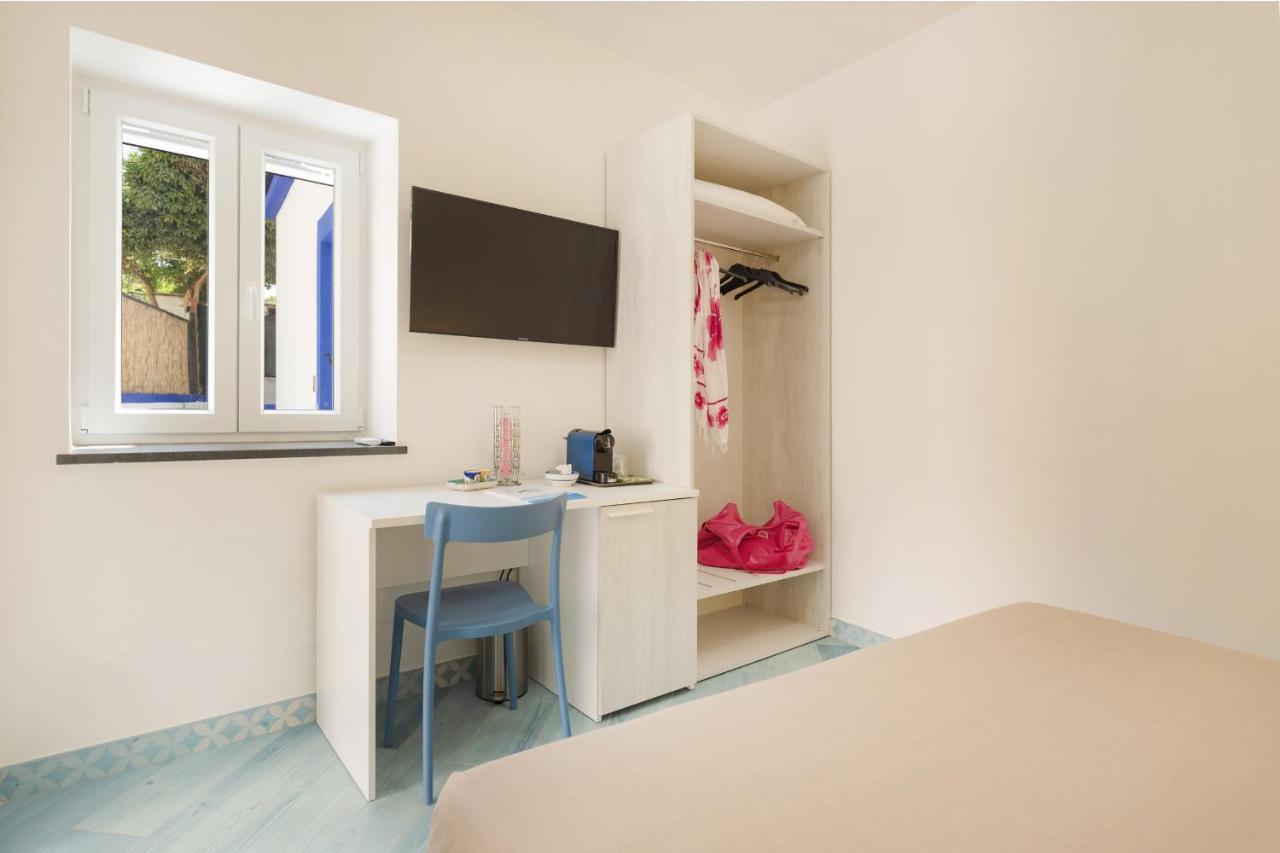 Poseidonia Rooms Прочида Екстер'єр фото