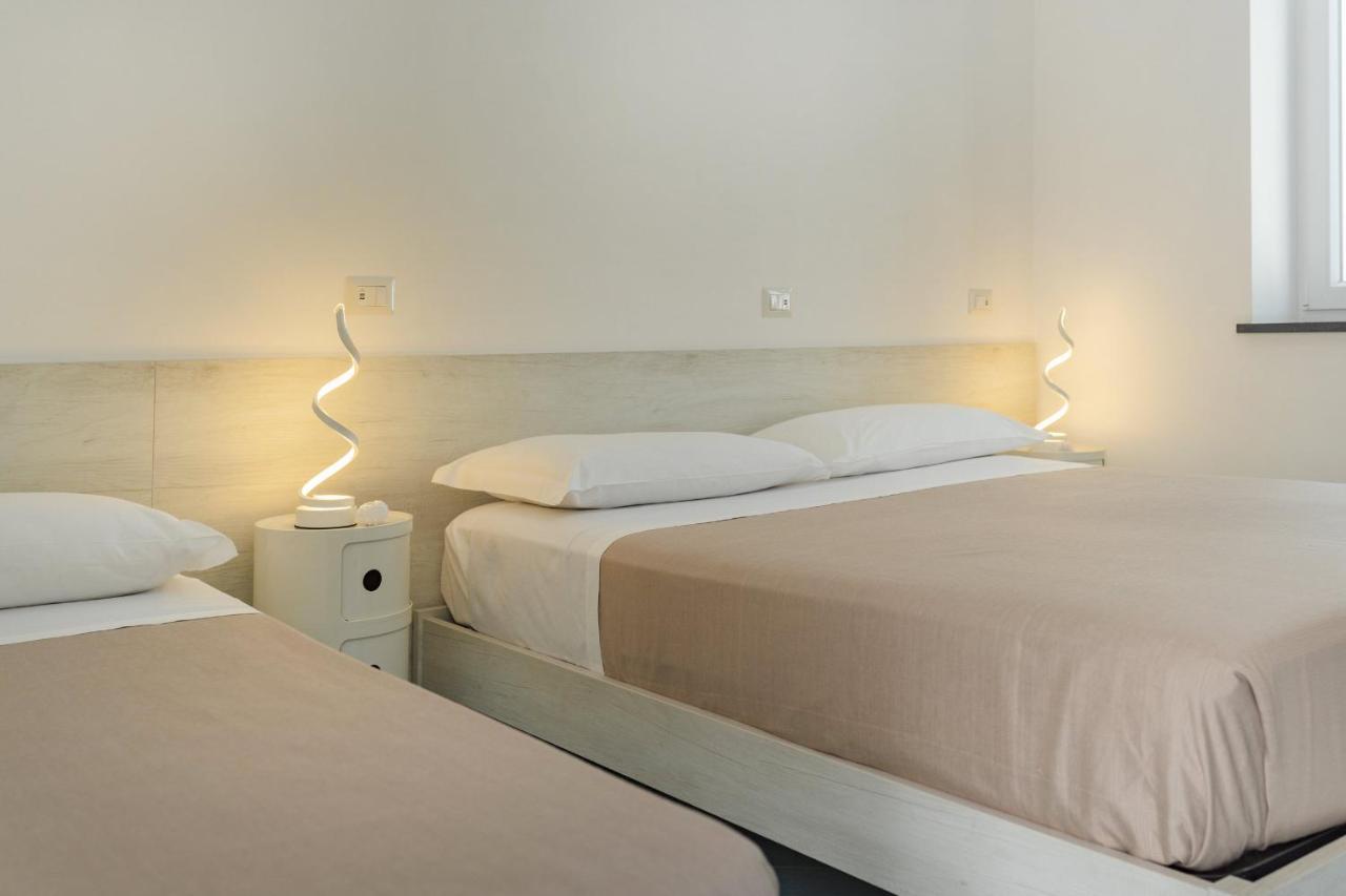 Poseidonia Rooms Прочида Екстер'єр фото